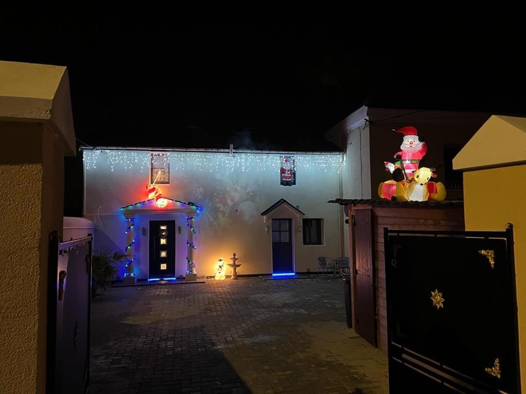Kings Villa Near Disneyland Reserved Only For Family With Kids サン・ジェルマン・シュル・モラン エクステリア 写真